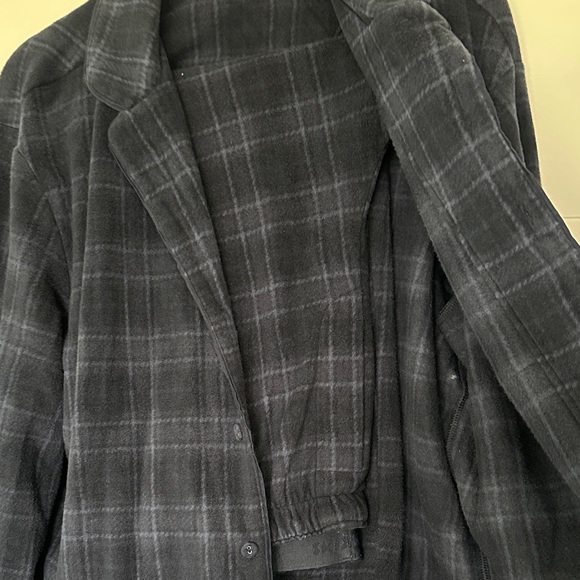 SKIMS Plaid lounge set - Picture 6 of 11